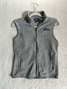 Patagonia gray fleece vest 🤍